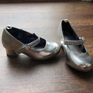 Girl’s Dress Shoes